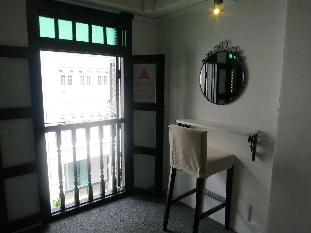 Hotel Wink At Mosque Street Singapore Hotel a capsule